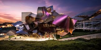 WORLD’S BEST VINEYARDS 2021. Ovo su najspektakularnije vinarije na svijetu Marques de riscal vinarija